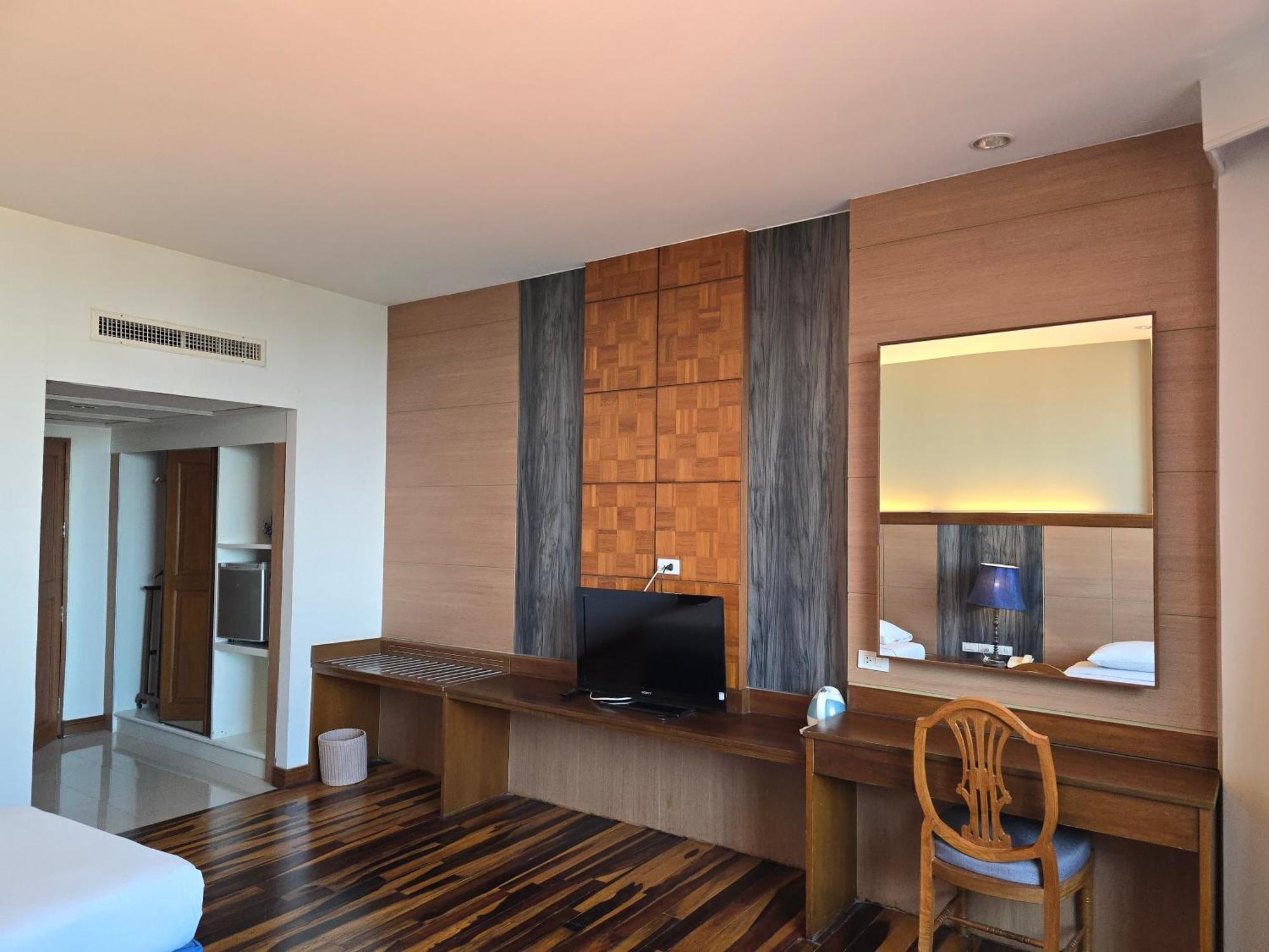 Chiang Mai Phucome Hotel Bagian luar foto